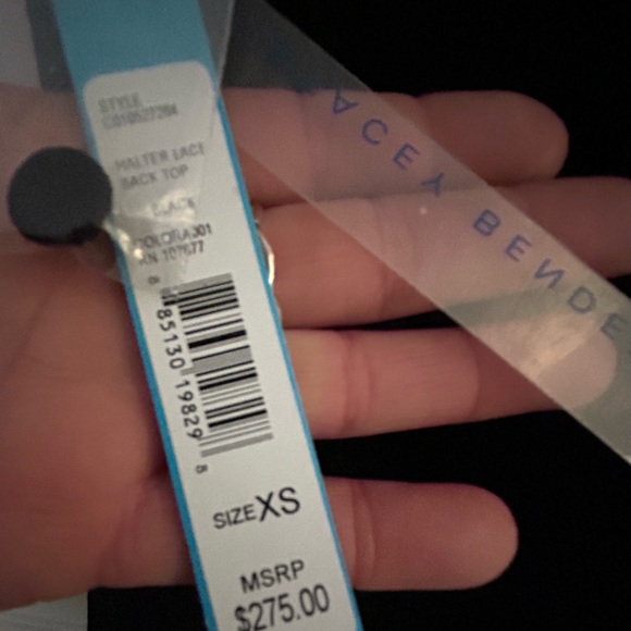 AUTHENTIC NWT. alice + olivia  Black sleeveless blouse with back detail . - Picture 9 of 9